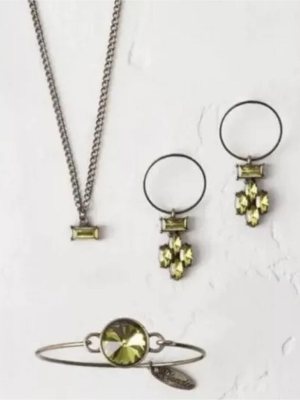 Plunder Olive line Green Crystal Jewelry Set - Necklace, Earrings & Bracelet